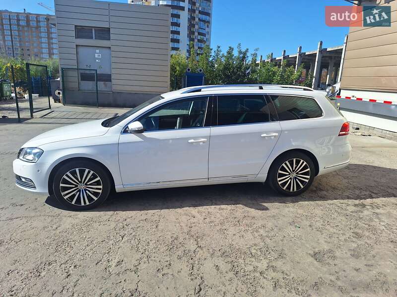 Универсал Volkswagen Passat 2013 в Ровно