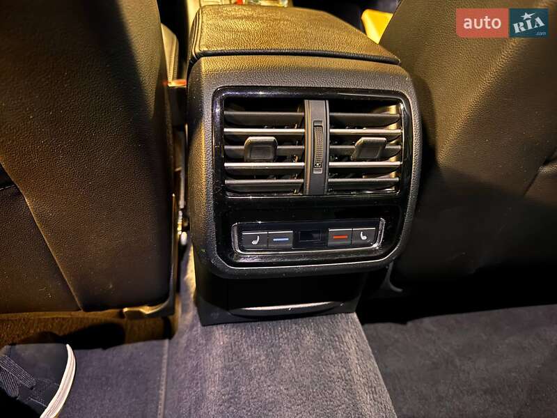 Универсал Volkswagen Passat 2018 в Киеве