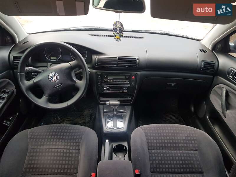 Седан Volkswagen Passat 2001 в Мене