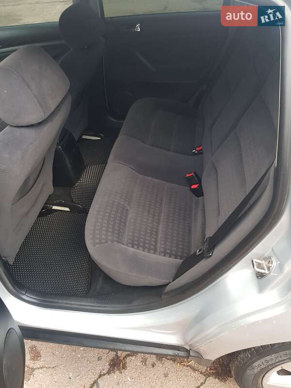 Седан Volkswagen Passat 2001 в Мене