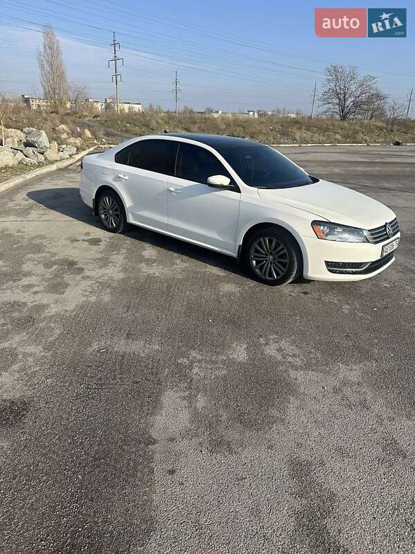 Седан Volkswagen Passat 2013 в Днепре