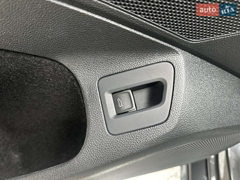 Седан Volkswagen Passat 2018 в Киеве