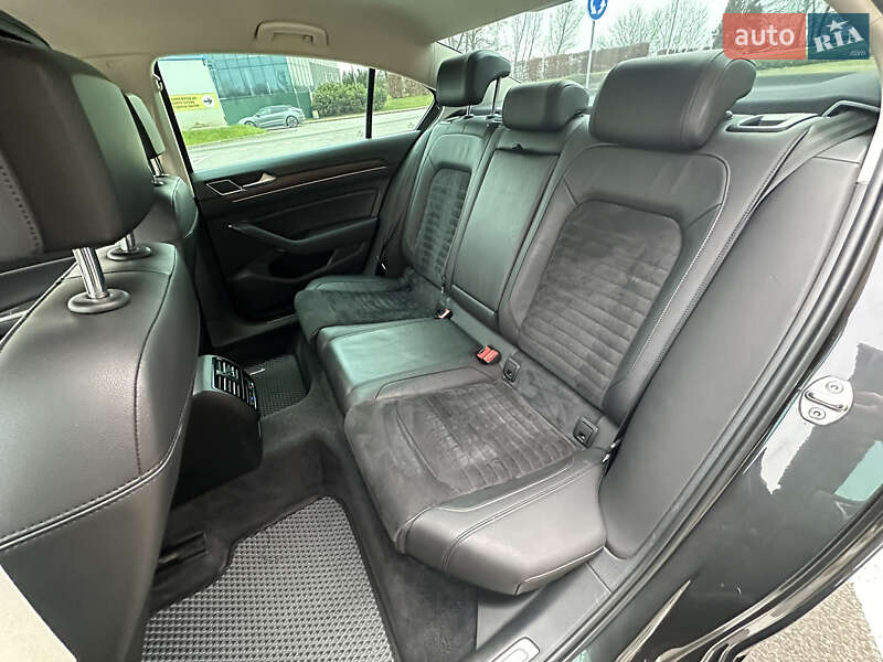 Седан Volkswagen Passat 2018 в Киеве