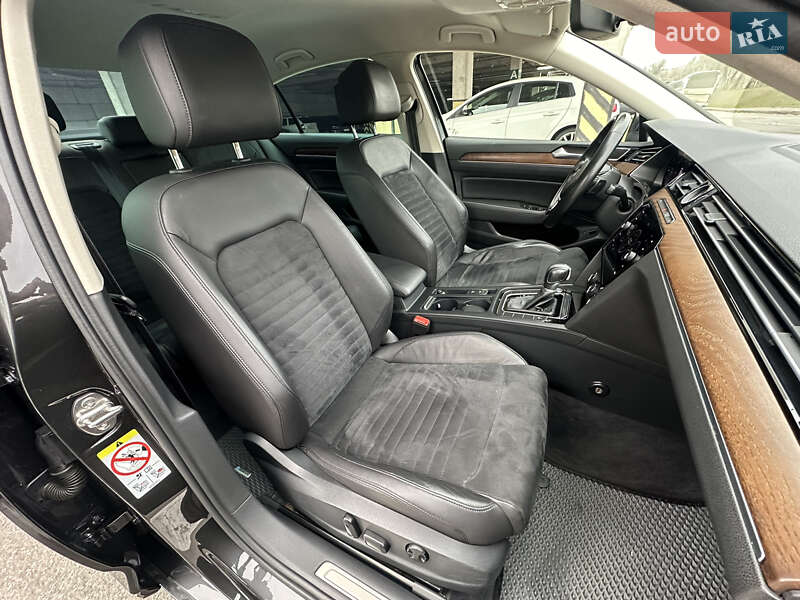 Седан Volkswagen Passat 2018 в Киеве