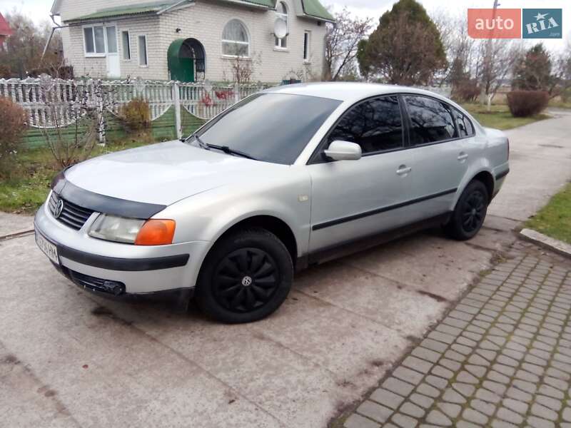 Седан Volkswagen Passat 1998 в Вараше