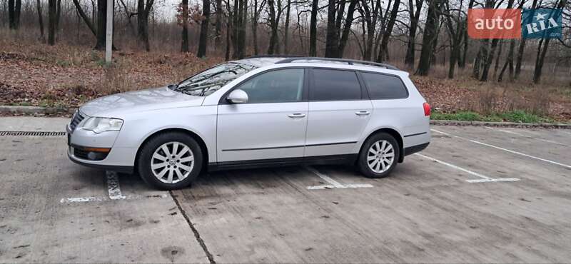 Универсал Volkswagen Passat 2006 в Киеве