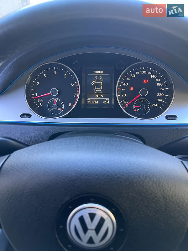 Седан Volkswagen Passat 2010 в Южноукраинске