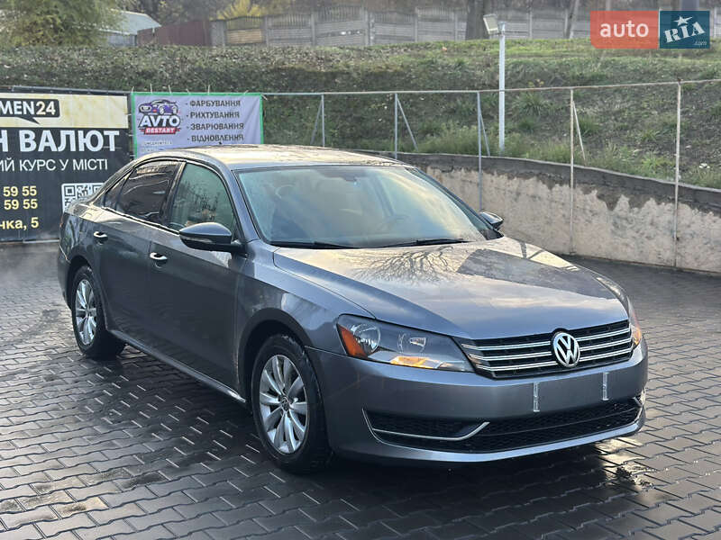 Седан Volkswagen Passat 2012 в Днепре