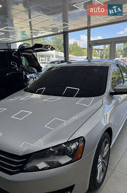 Седан Volkswagen Passat 2014 в Днепре