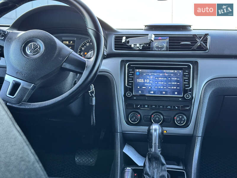 Седан Volkswagen Passat 2013 в Киеве