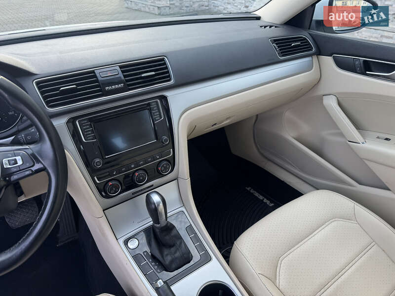 Седан Volkswagen Passat 2018 в Луцке фото 29 Седан Volkswagen Passat 2018 в Луцке