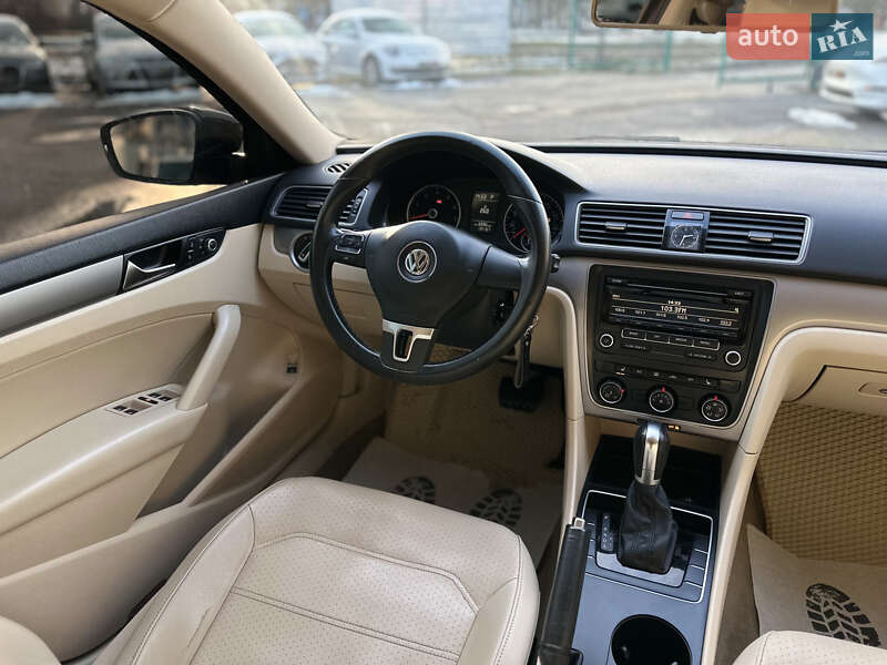 Седан Volkswagen Passat 2014 в Шептицькому фото 30 Седан Volkswagen Passat 2014 в Шептицькому