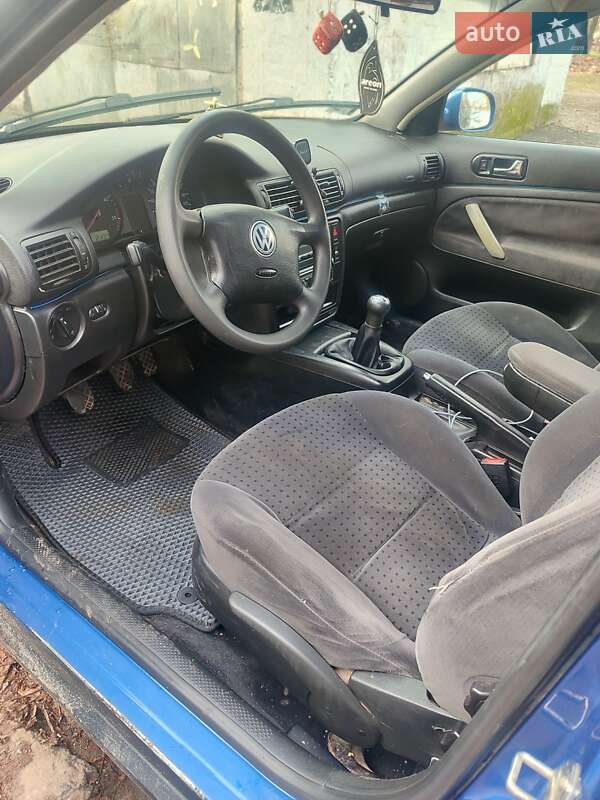 Седан Volkswagen Passat 1998 в Киеве