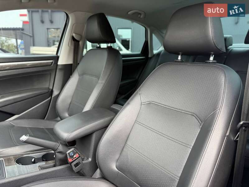 Седан Volkswagen Passat 2016 в Кривом Роге