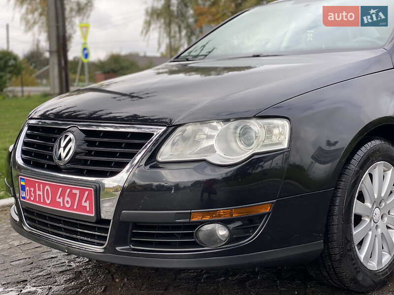 Седан Volkswagen Passat 2009 в Староконстантинове