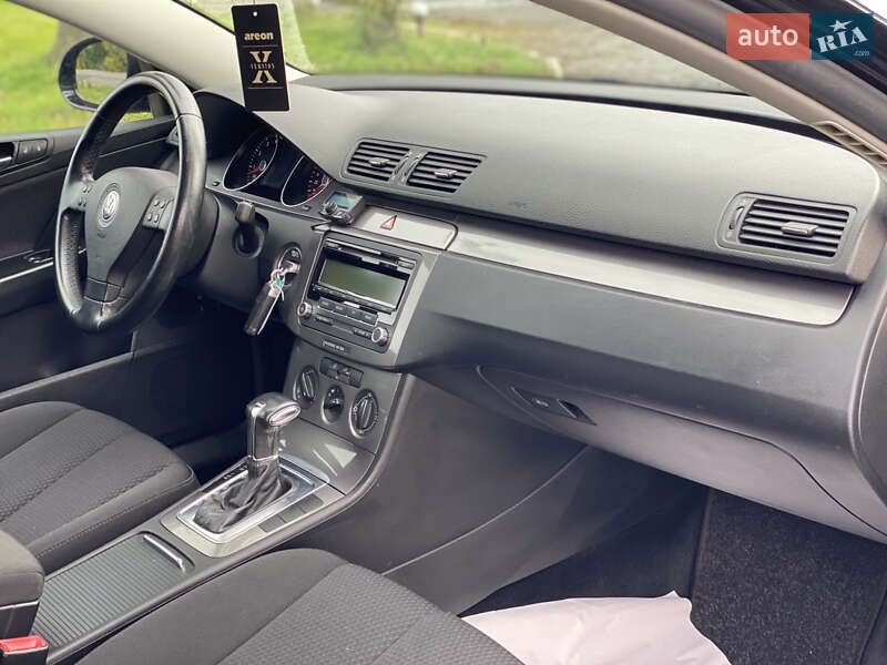 Седан Volkswagen Passat 2009 в Староконстантинове