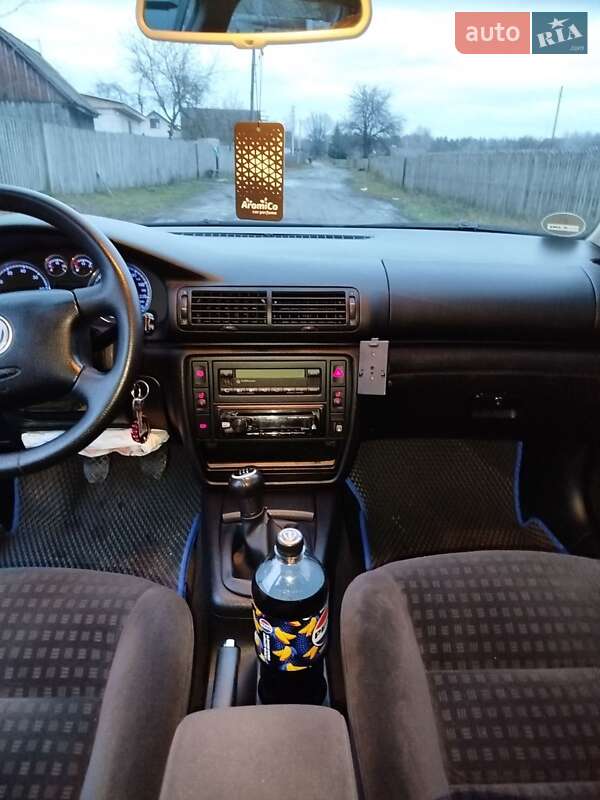 Универсал Volkswagen Passat 2003 в Житомире