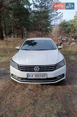 Седан Volkswagen Passat 2016 в Киеве