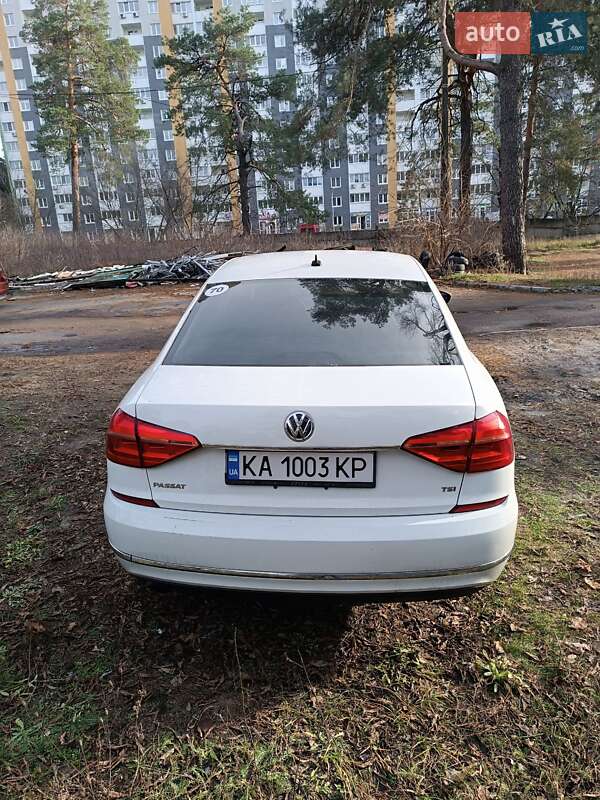 Седан Volkswagen Passat 2016 в Киеве