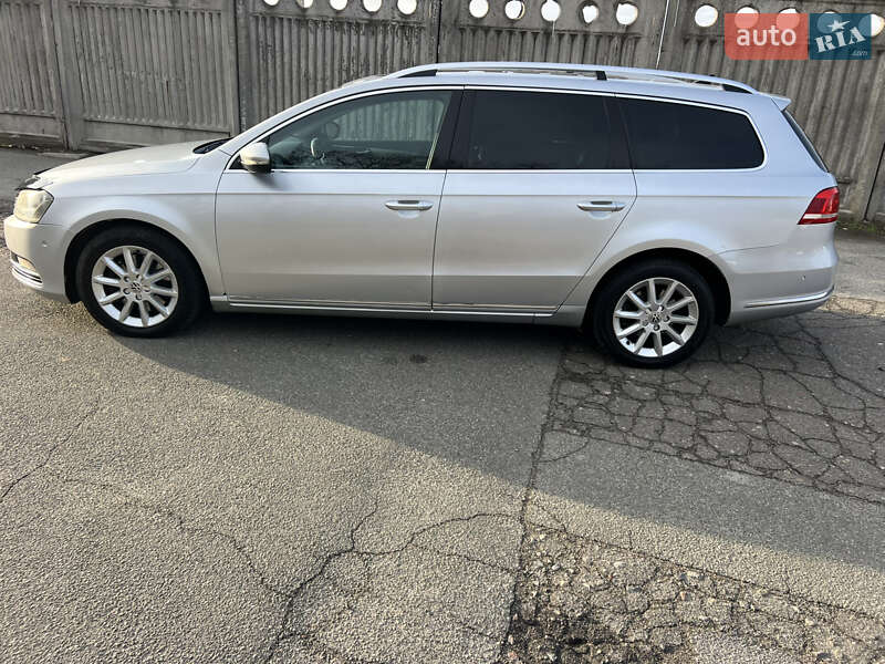Универсал Volkswagen Passat 2011 в Киеве