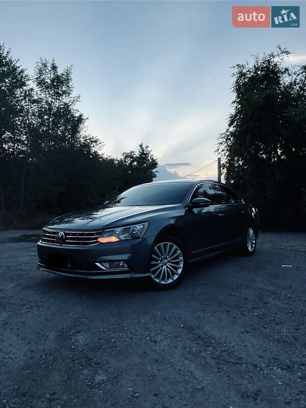 Седан Volkswagen Passat 2015 в Кривому Розі
