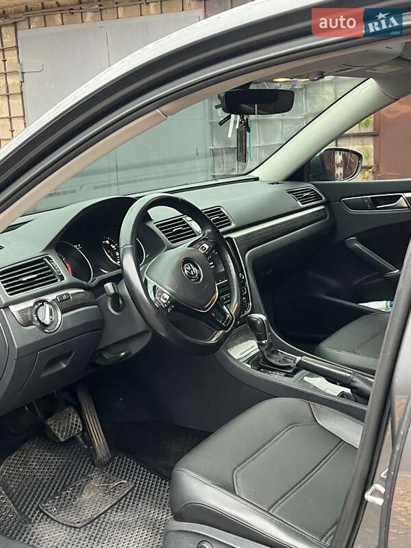 Седан Volkswagen Passat 2015 в Кривому Розі