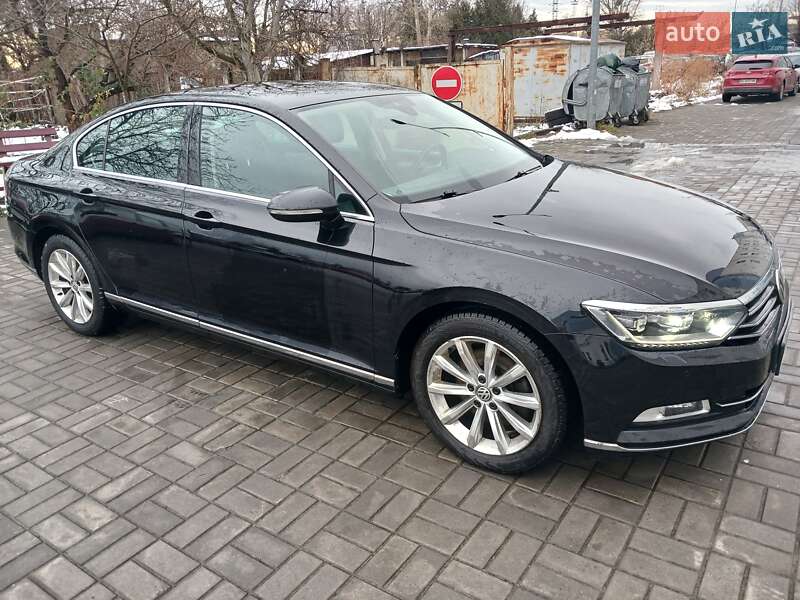 Седан Volkswagen Passat 2017 в Львове