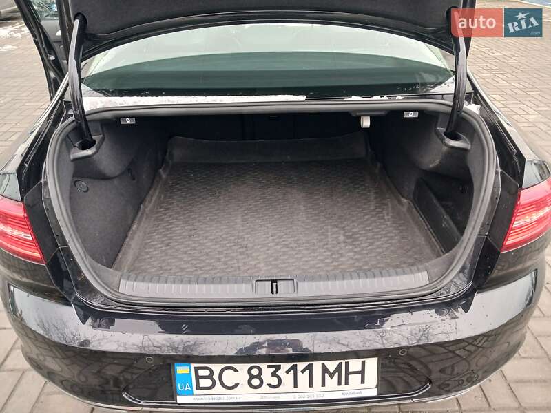 Седан Volkswagen Passat 2017 в Львове