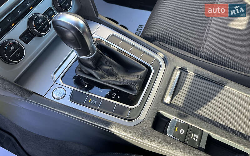 Универсал Volkswagen Passat 2019 в Стрые