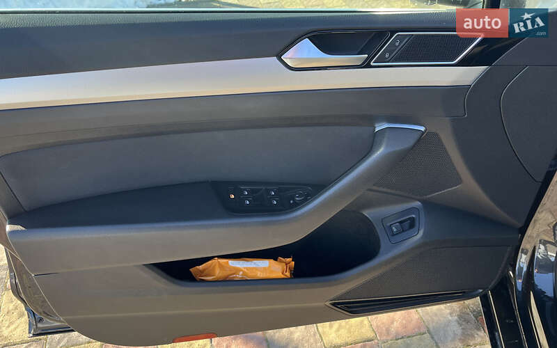 Универсал Volkswagen Passat 2019 в Стрые