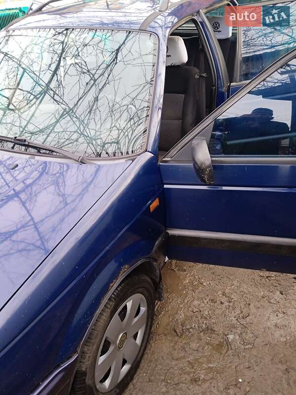Универсал Volkswagen Passat 1992 в Томашполе