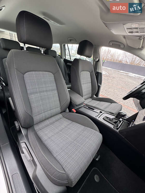 Универсал Volkswagen Passat 2021 в Трускавце фото 80 Универсал Volkswagen Passat 2021 в Трускавце