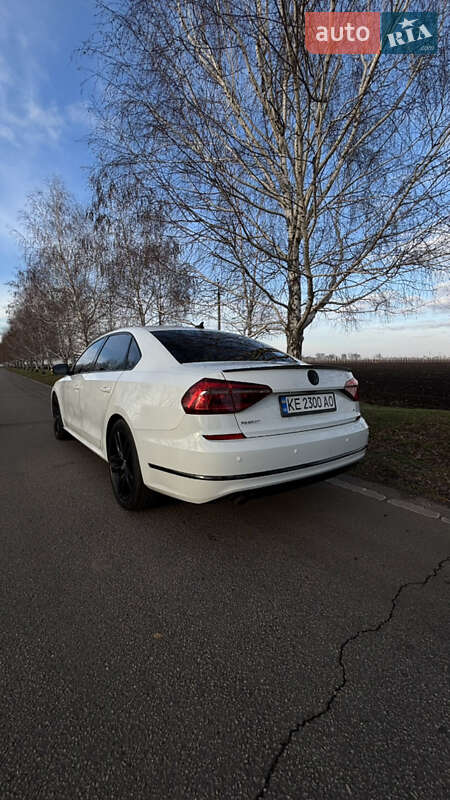 Седан Volkswagen Passat 2018 в Днепре