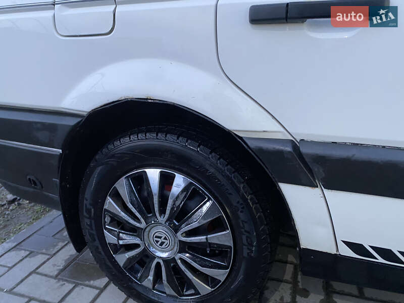 Седан Volkswagen Passat 1991 в Шепетівці
