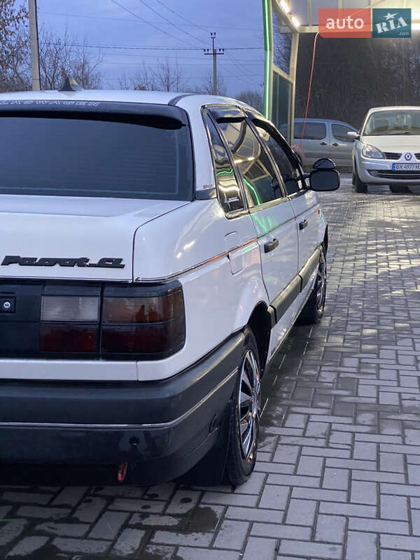 Седан Volkswagen Passat 1991 в Шепетівці