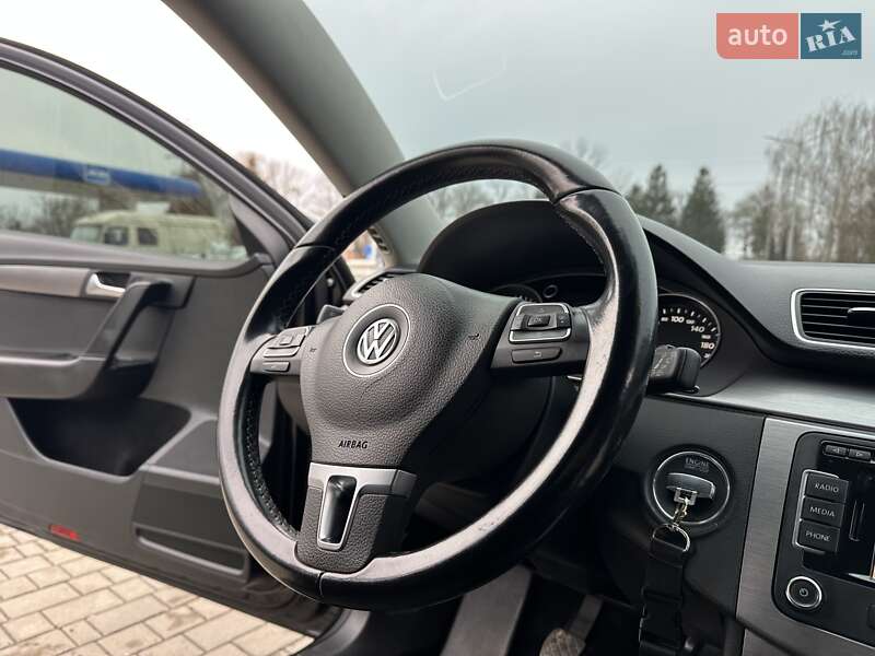Универсал Volkswagen Passat 2014 в Хмельницком