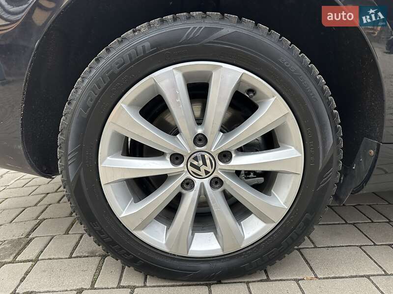 Универсал Volkswagen Passat 2014 в Хмельницком