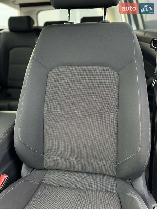 Универсал Volkswagen Passat 2018 в Киеве