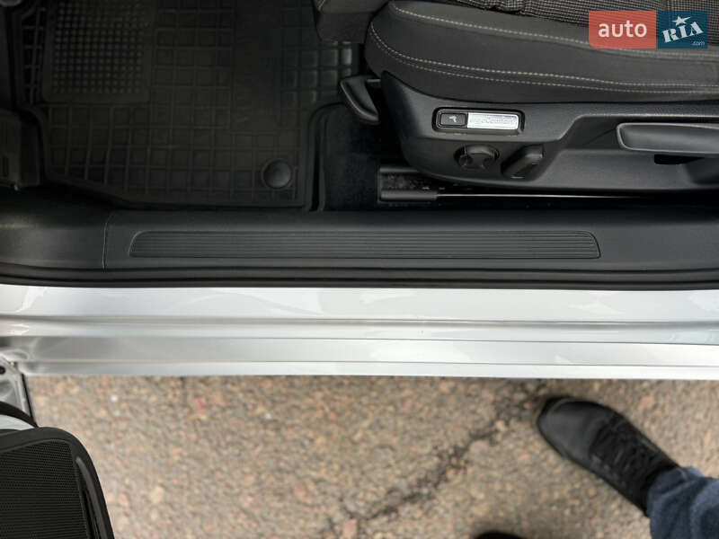 Универсал Volkswagen Passat 2018 в Киеве