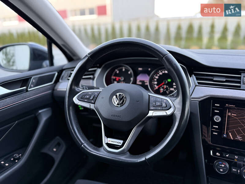 Универсал Volkswagen Passat 2020 в Луцке
