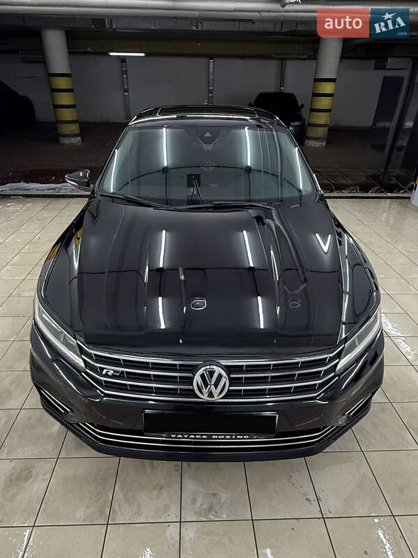Седан Volkswagen Passat 2016 в Киеве