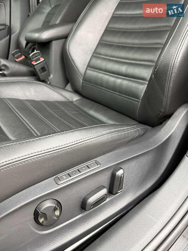 Седан Volkswagen Passat 2016 в Киеве