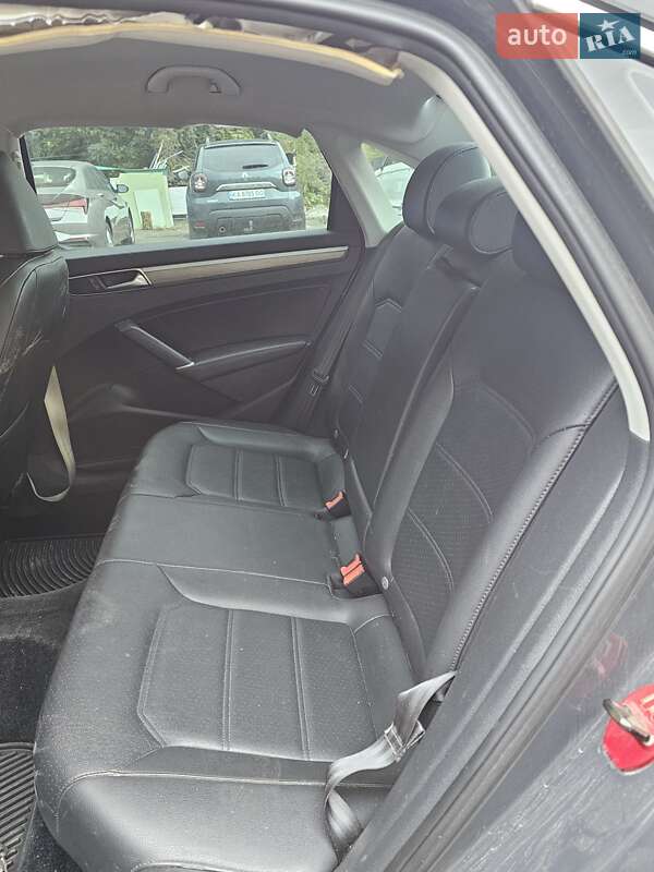 Седан Volkswagen Passat 2016 в Киеве