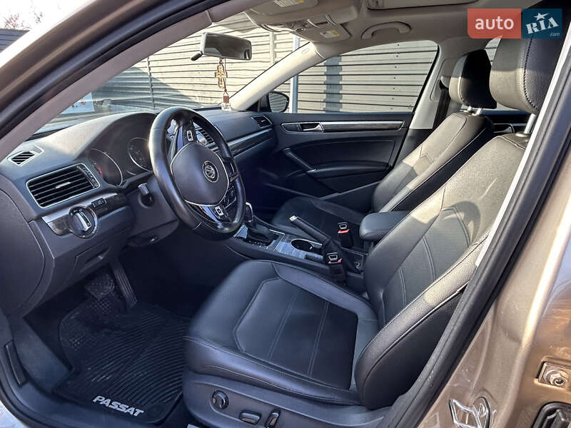 Седан Volkswagen Passat 2015 в Николаеве