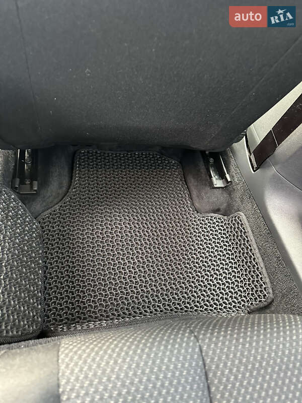 Седан Volkswagen Passat 2008 в Звягеле фото 68 Седан Volkswagen Passat 2008 в Звягеле