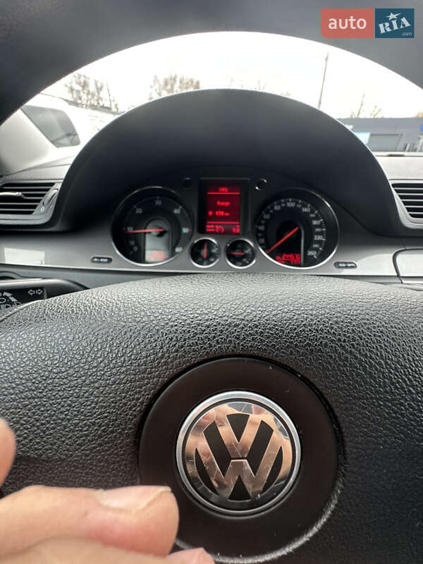 Седан Volkswagen Passat 2008 в Звягеле фото 96 Седан Volkswagen Passat 2008 в Звягеле