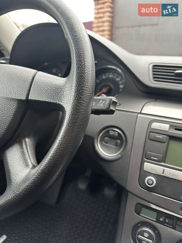 Седан Volkswagen Passat 2008 в Звягеле фото 119 Седан Volkswagen Passat 2008 в Звягеле