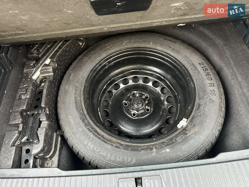 Универсал Volkswagen Passat 2015 в Киеве