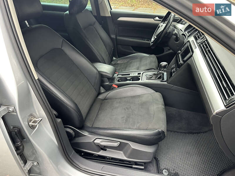 Универсал Volkswagen Passat 2015 в Киеве