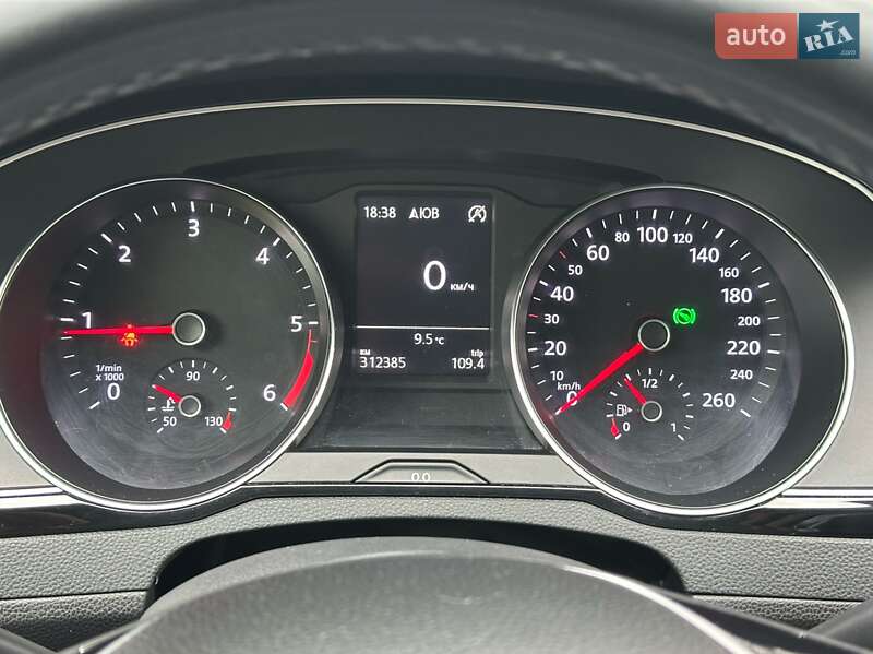 Универсал Volkswagen Passat 2015 в Киеве